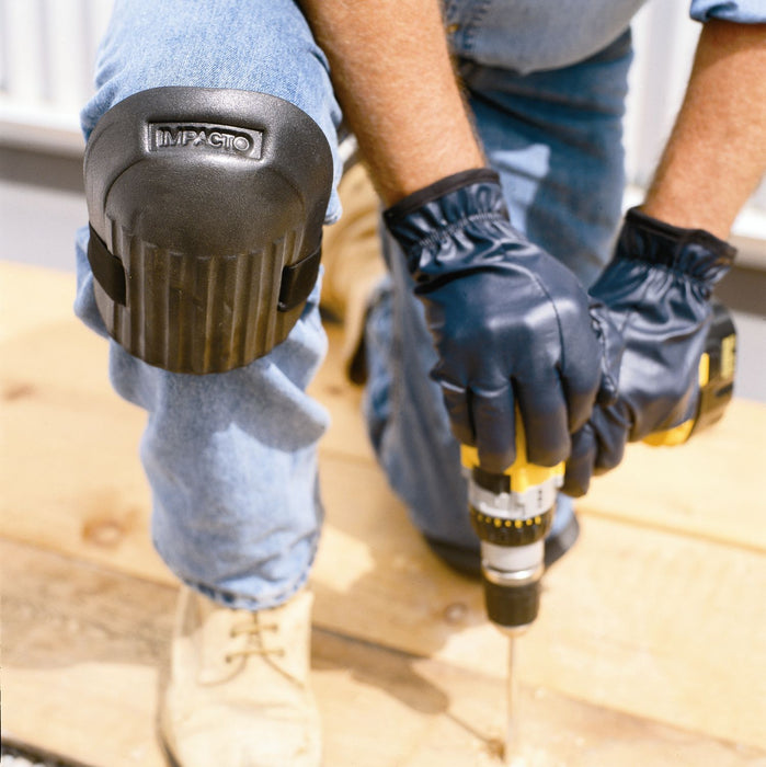 840-00 Heavy Duty Foam Kneepads bend with your knee to provide superior comfort and flexibility with co-polymer heavy duty padding. The molded design of the 840-00 kneepads cups the knee cap to prevent abrasions and knee stress while you work.