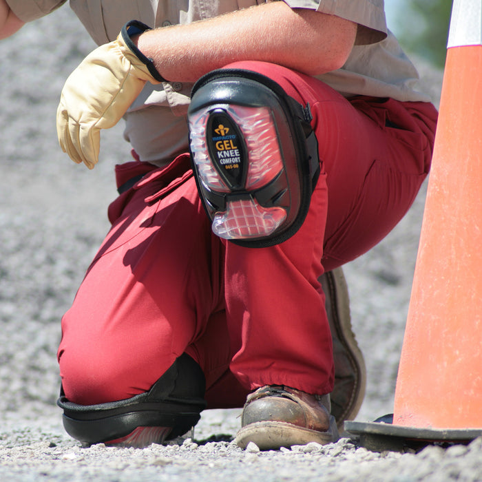 865-00 Extended Cap All-Terrain Gel Kneepads have a donut-shaped GEL filled pad that provides cushioning, shock and reduces direct pressure to the patella bone while you work. The extended heel of the kneepad supports the shin and helps distribute body weight and reduce stress on the ankles reduce back discomfort. 